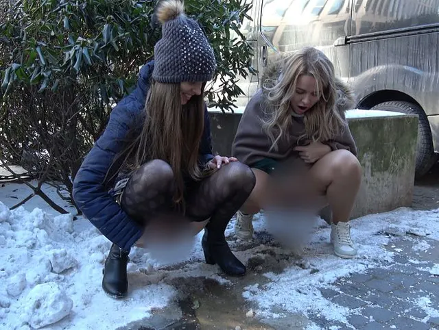 OUTDOOR-PISS - Mitten auf der Strasse pissen