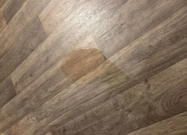 Ich Piss auf ihn und in seine Wohnung . Und auch Draußen mach ich was ich will