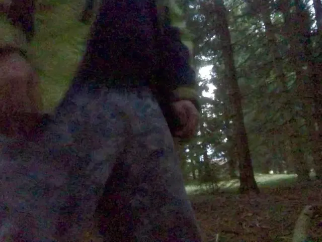 Heimlich Beobachtet beim Pissen mit Wildkamera