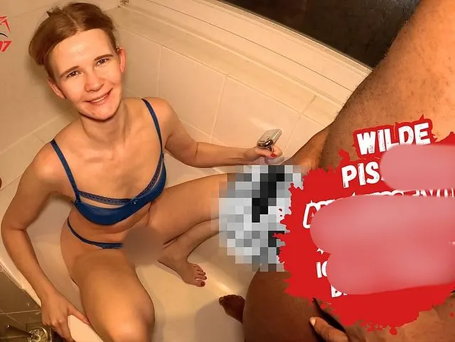 Mein erster kleiner Piss Gangbang! Teen Schlampe mag es Dirty!