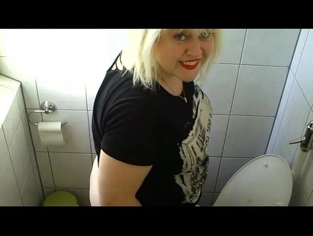 POV - Pissen auf dem Gaststätten Klo
