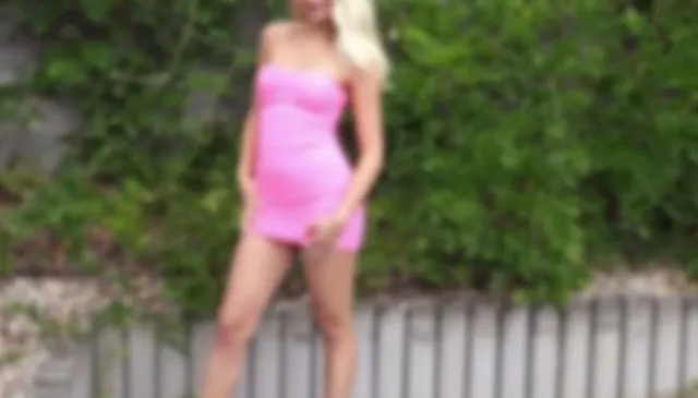 Pink-Lady tief ins Loch gerotzt!