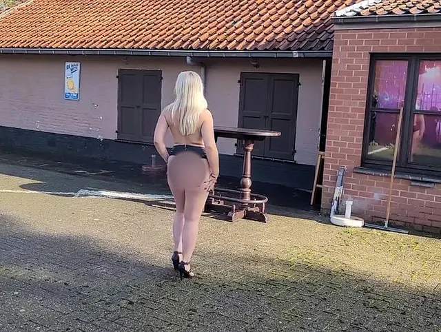 Pissing Break 03