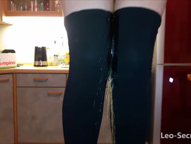 Beim Lampenwechsel in der Küche vom Stuhl gepisst