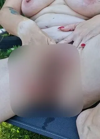 Kurz angepisst und dann gefingert