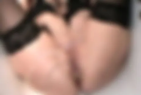 Pissen und Mösenspülung in Nylons!!