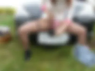 *geiler NS vorm Auto*