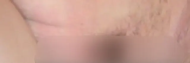 Den Messerbecher schön voll gepinkelt -So langsam finde Ich es sehr Geil mit diesem Fetisch