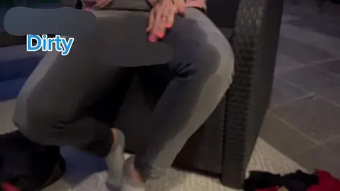 Ich war shoppen! Und wie es sich gehört, habe ich erstmal in die neue Jeans gepisst!