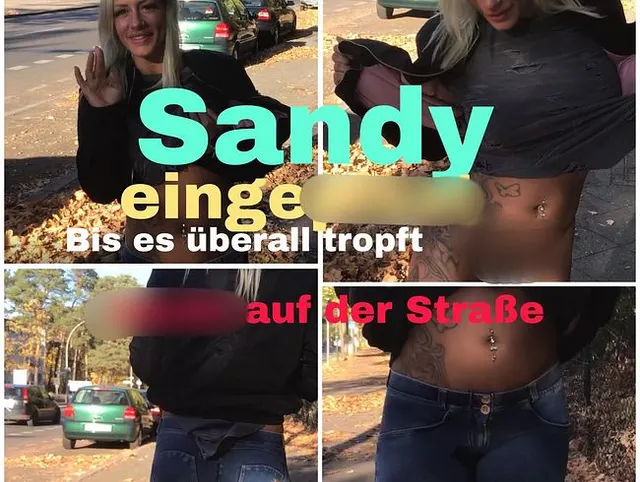 Sandys einPiSS Straßen Walk in Berlin NACKT