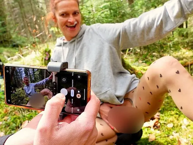 WTF!?! Wald Fotoshooting eskaliert! Bin ich wirklich sooo schwanzgeil? Fotograf blank abgefickt!