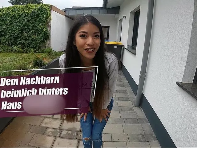 Dem Nachbarn heimlich hinters Haus GEPISST!
