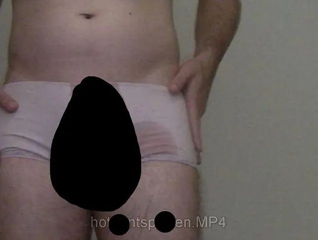 Kurz in die Hotspants gepinkelt!