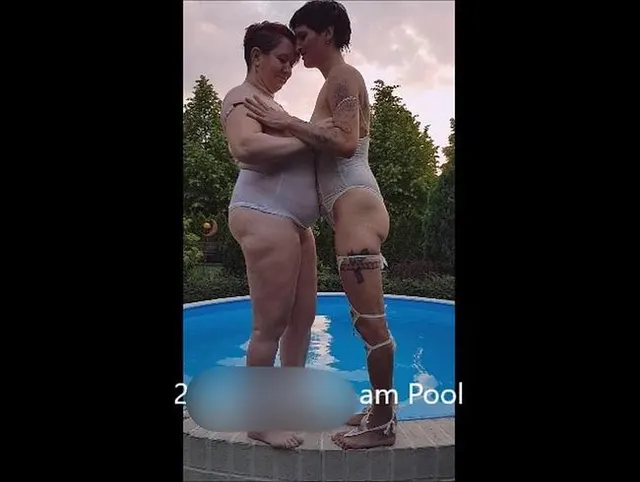 2 geile Lesben am Pool!!