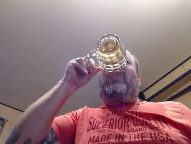 pissen pissen geil NS geil geil geil Sekt Sekt trinken