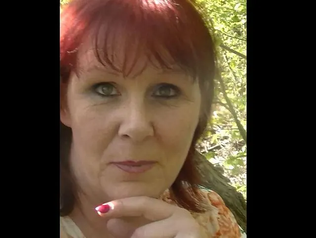 Im Wald am SEE gepisst