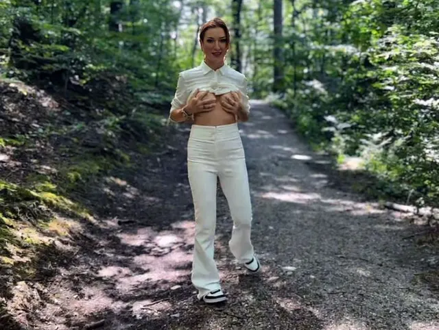 Ich Pisste Mir Im Wald Die Weiße Hose Voll… Und War So Heiß!