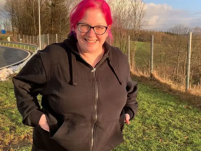 Outdoor Piss am Autobahn Parkplatz