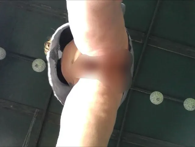 MISS GIANTESS;  Deine Riesin PISST AUF DICH, ERNIEDRIGT UND TRITT AUF DICH!!