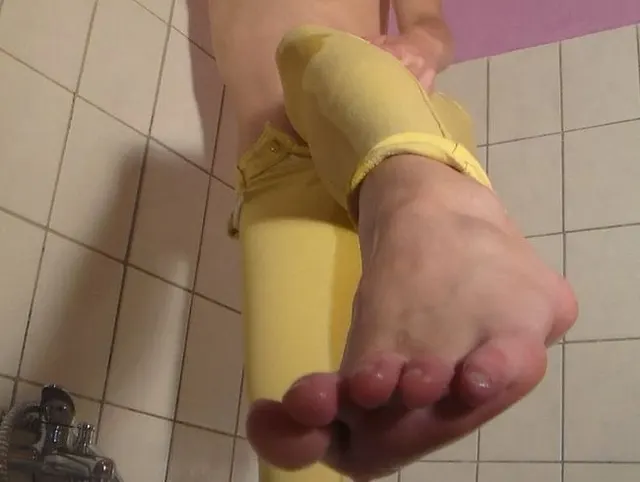 Gelbe Hose noch gelber gemacht ;]