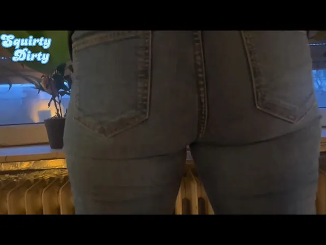 Meine neue Jeans habe ich mit meiner Pisse eingeweiht