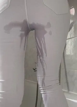 Golden Shower (Wunschvideo) ??