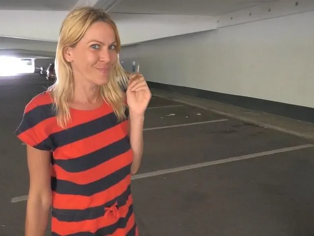 Riesenpfütze ins öffentlichen Parkhaus gepisst!!
