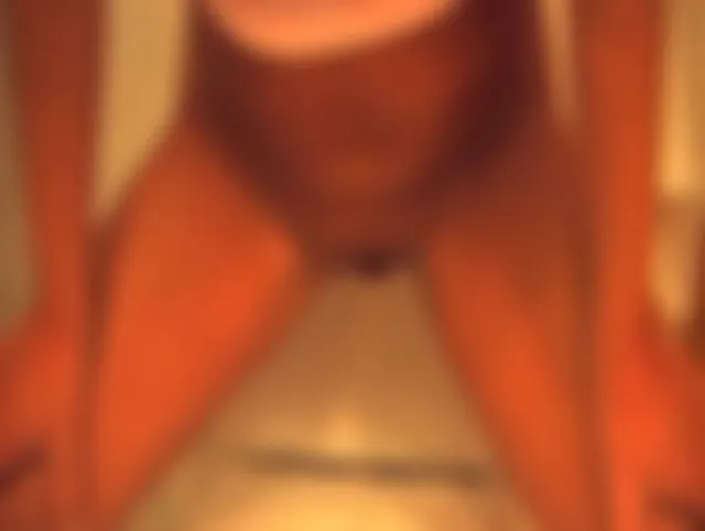 voll in das WC gepisst