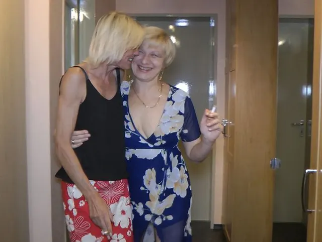 Nach dem Sperma Event mit Freundin beim duschen